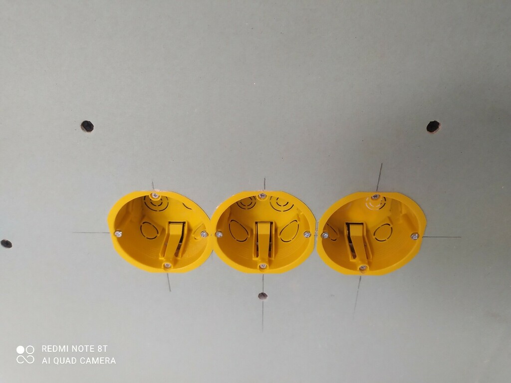 Подрозетник Systeme Electric для гипсокартона d68х46 мм 8 вводов желтый ...
