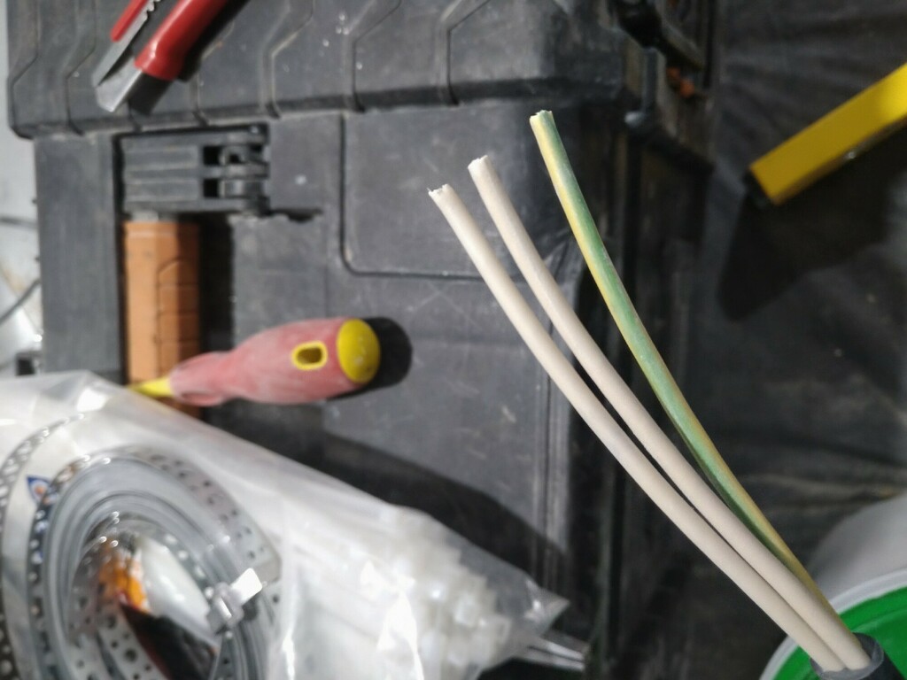 Кабель Кабэкс ВВГнг(А)-FRLSLTx 3х1,5 (100 м) — купить в Петровиче в ...