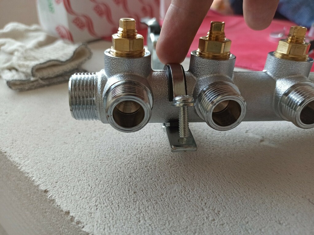 Кронштейн для монтажа коллекторов Valtec 3/4'' (2 шт.) (VTc.130.N.0500 ...