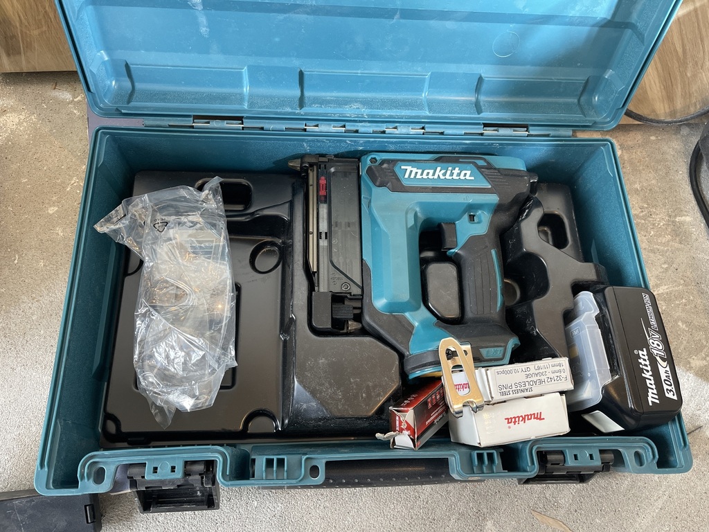 Штифтозабиватель аккумуляторный Makita DPT353Z 18В Li-Ion без АКБ и ЗУ ...
