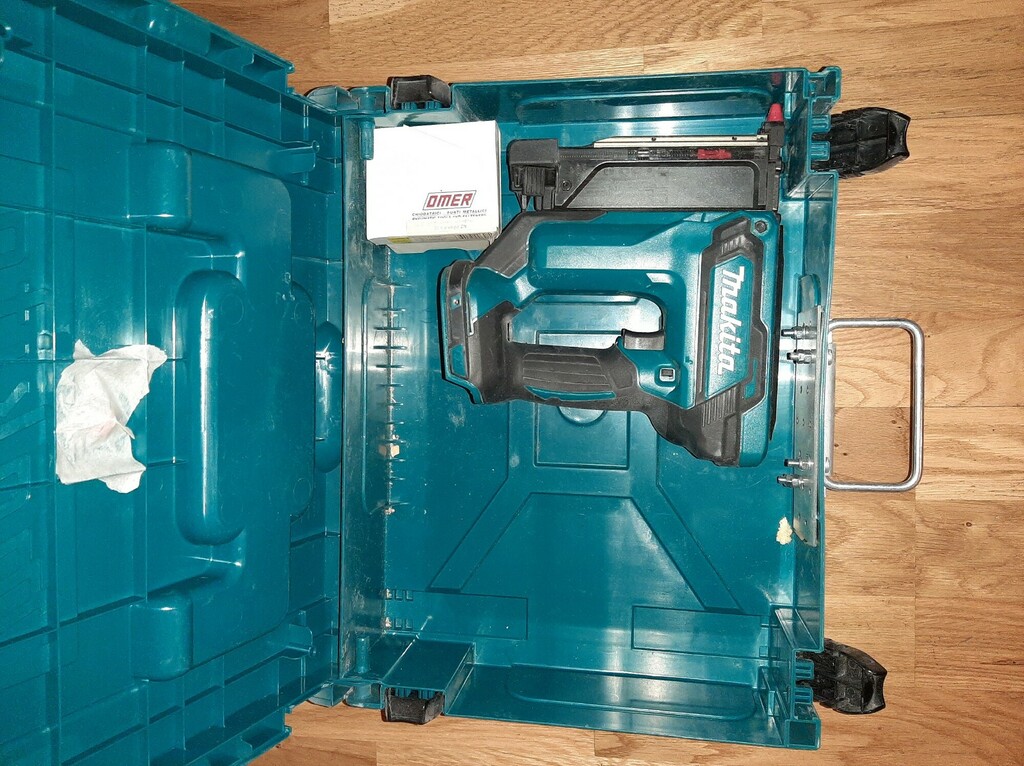 Штифтозабиватель аккумуляторный Makita DPT353Z 18В Li-Ion без АКБ и ЗУ ...