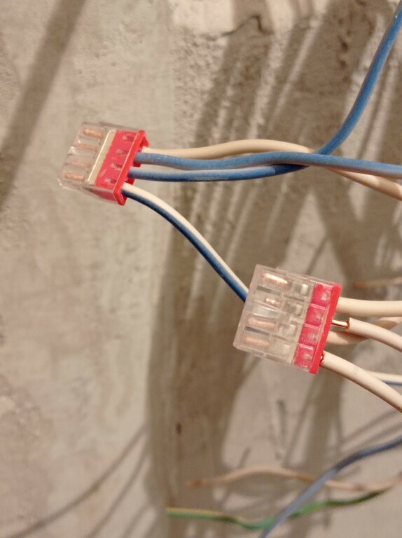 Клемма на 4 провода Electrovolt 2273-204 0,5-2,5 кв.мм самозажимная без ...