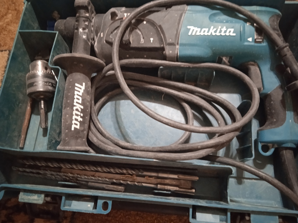 Перфоратор электрический Makita HR2470 780 Вт 2,7 Дж SDS-plus — купить ...