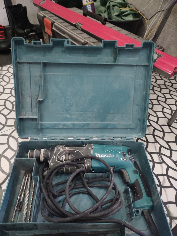 Перфоратор электрический Makita HR2470 780 Вт 2,7 Дж SDS-plus — купить ...