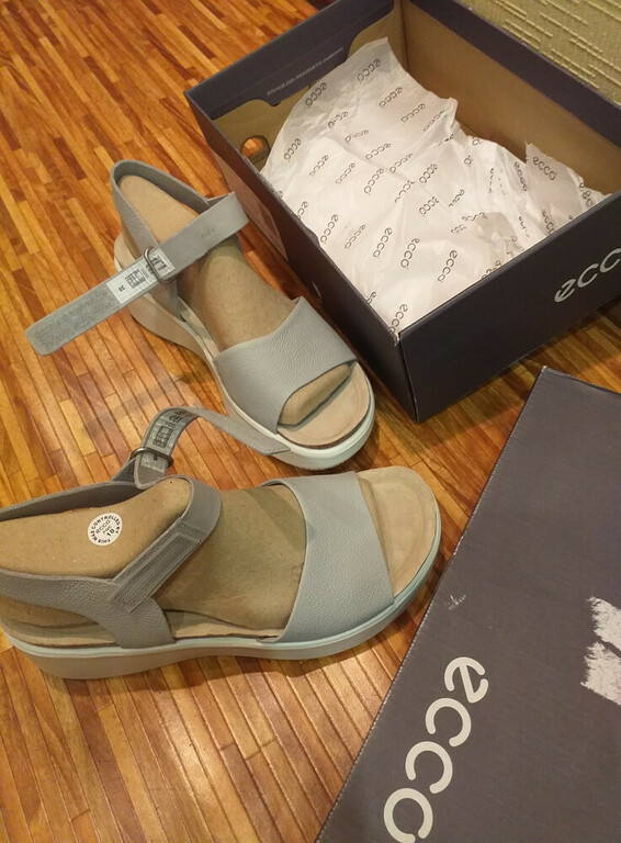 ECCO FLOWT WEDGE CORK