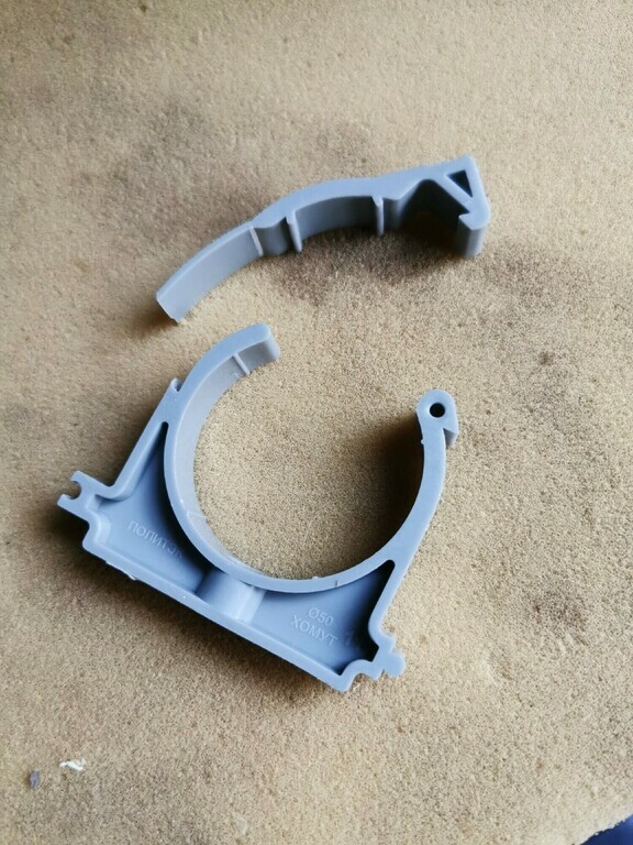 Кронштейн сантехнический 50 мм пластик для крепления фановых труб ...