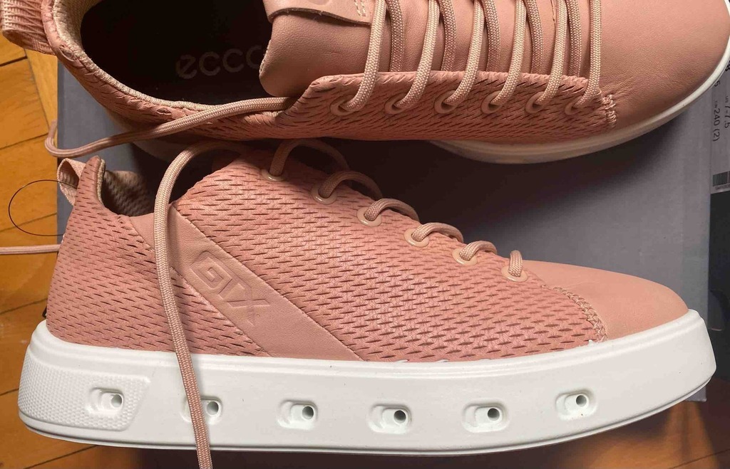 ECCO STREET 720 W