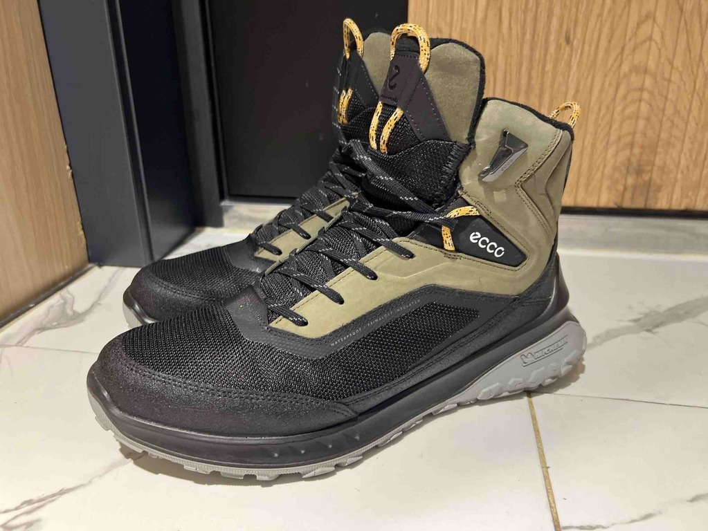ECCO ULT-TRN M