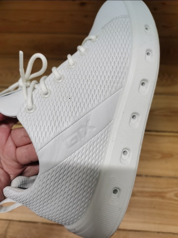 ECCO STREET 720 W